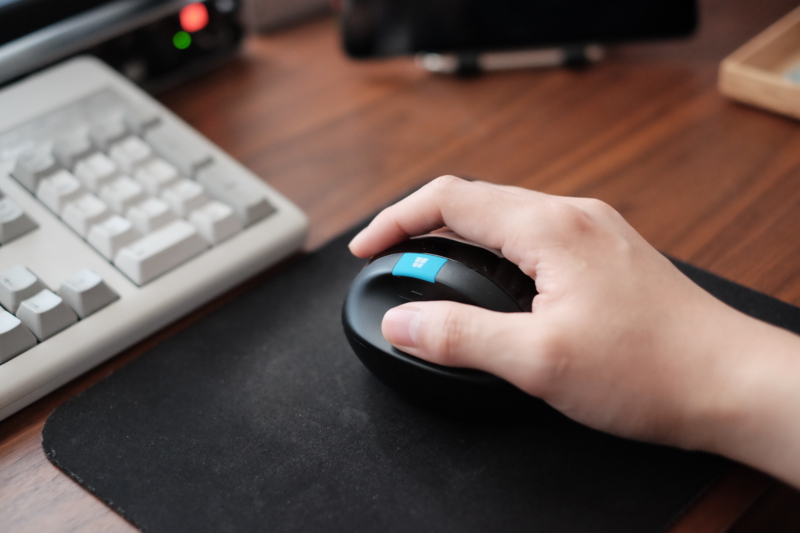 エルゴノミックマウス Microsoft Sculpt Ergonomic Mouse for Business